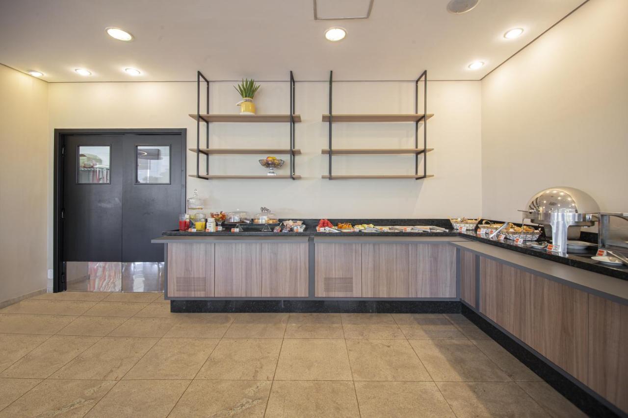 Hus Hotel דוראדוס מראה חיצוני תמונה