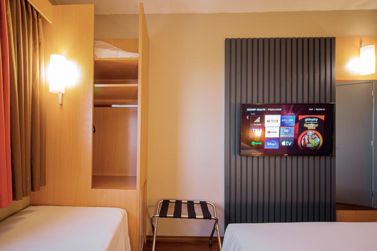 Hus Hotel דוראדוס מראה חיצוני תמונה