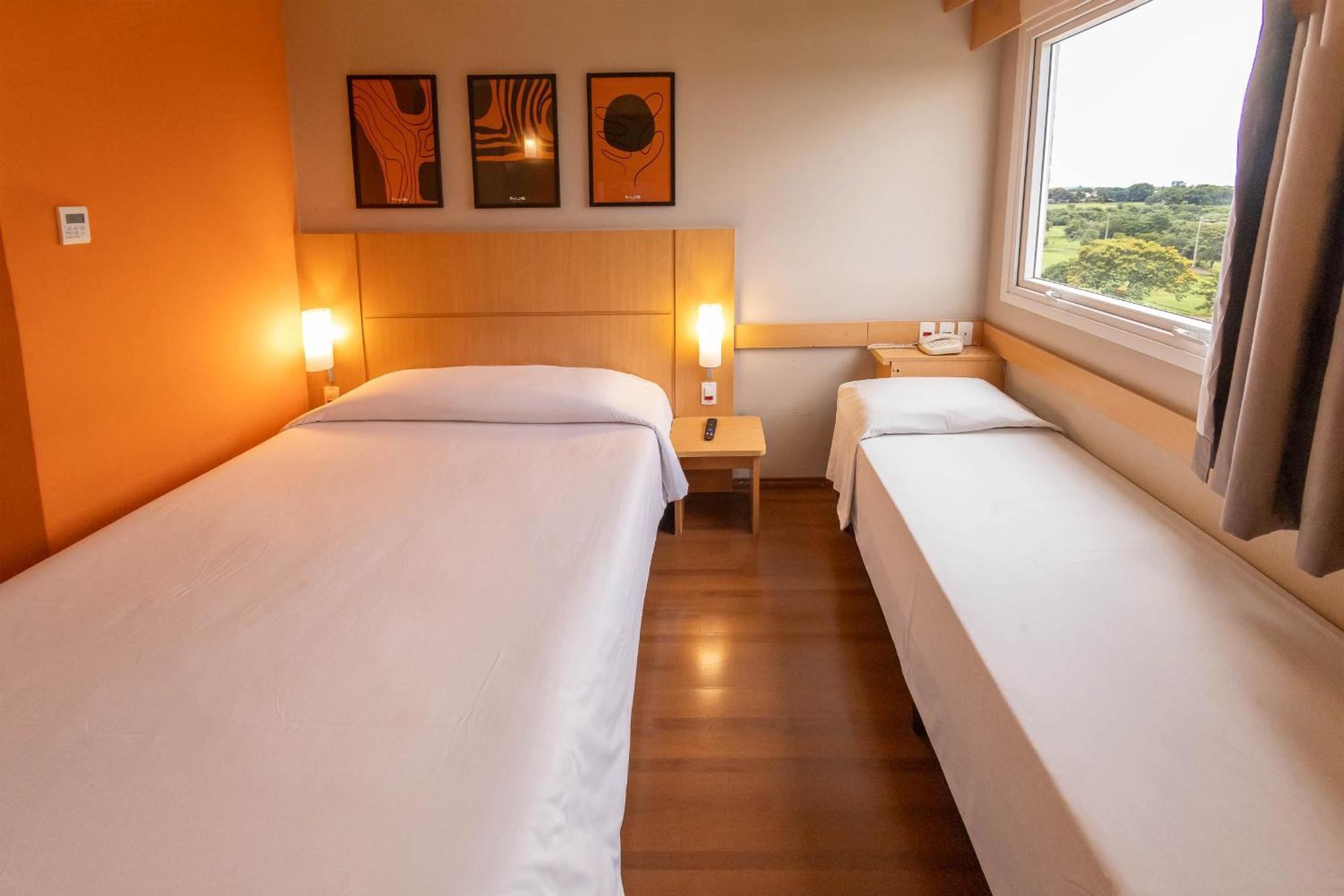 Hus Hotel דוראדוס מראה חיצוני תמונה