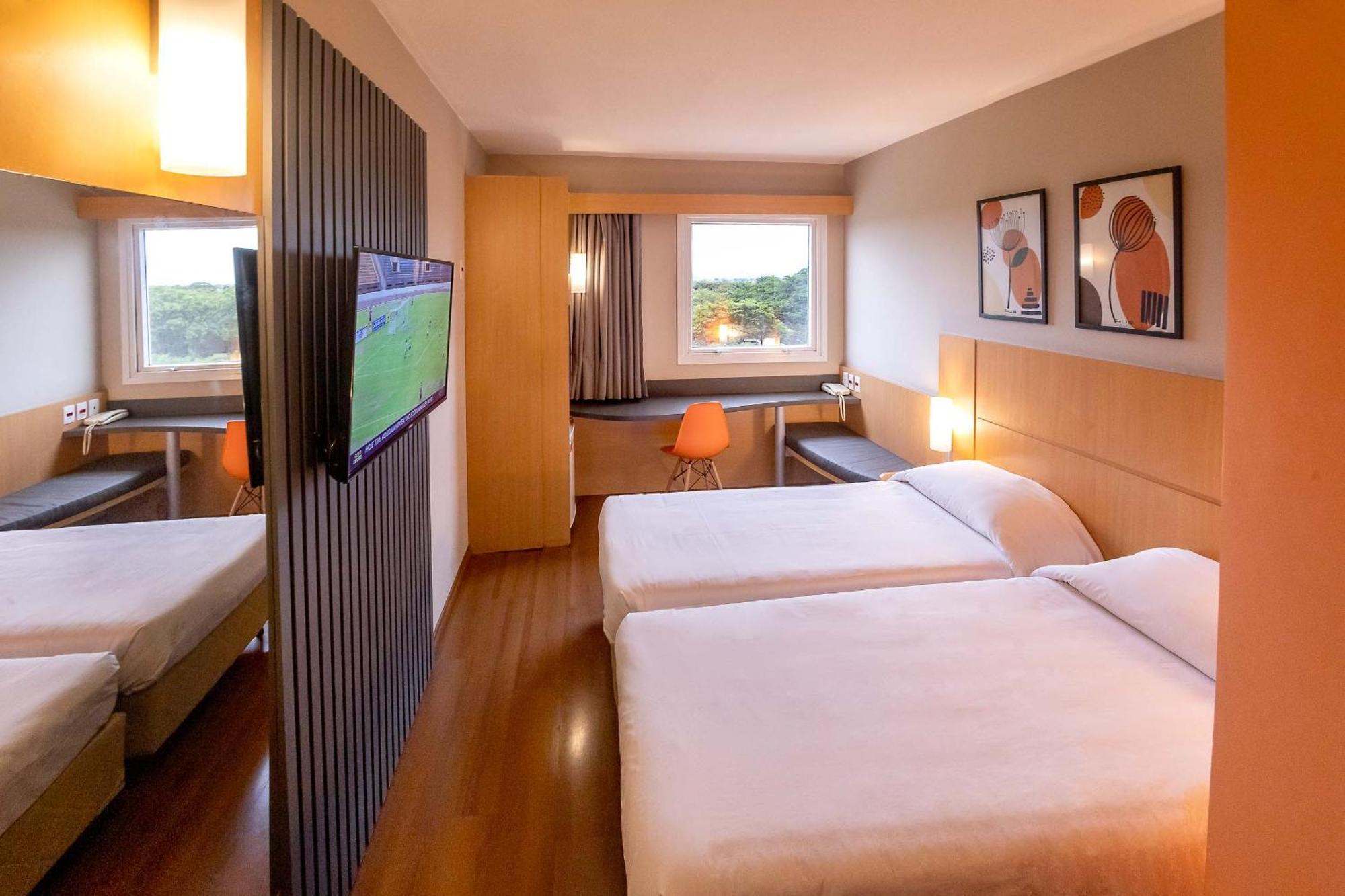 Hus Hotel דוראדוס מראה חיצוני תמונה